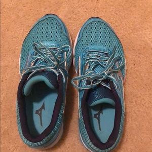 Mixing Wave Running Shoes